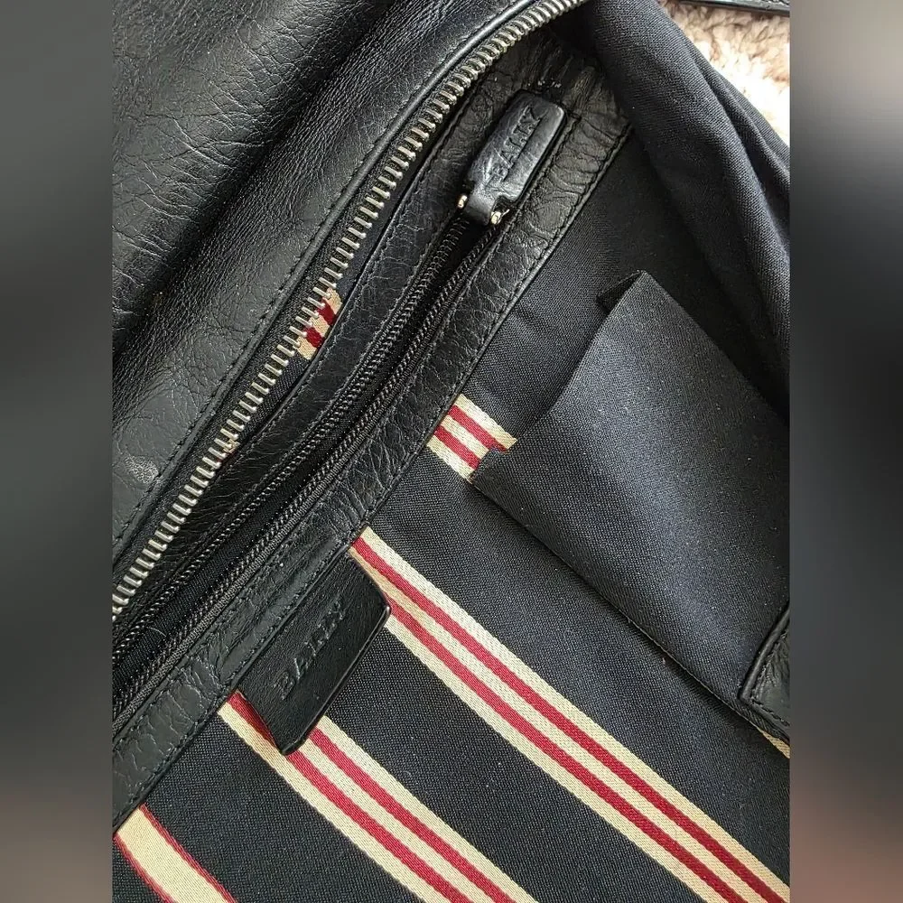 BALLY Bag Leather Black Gray Stripe Strap Flap Zip Cross Messenger Flaw 14x11x4